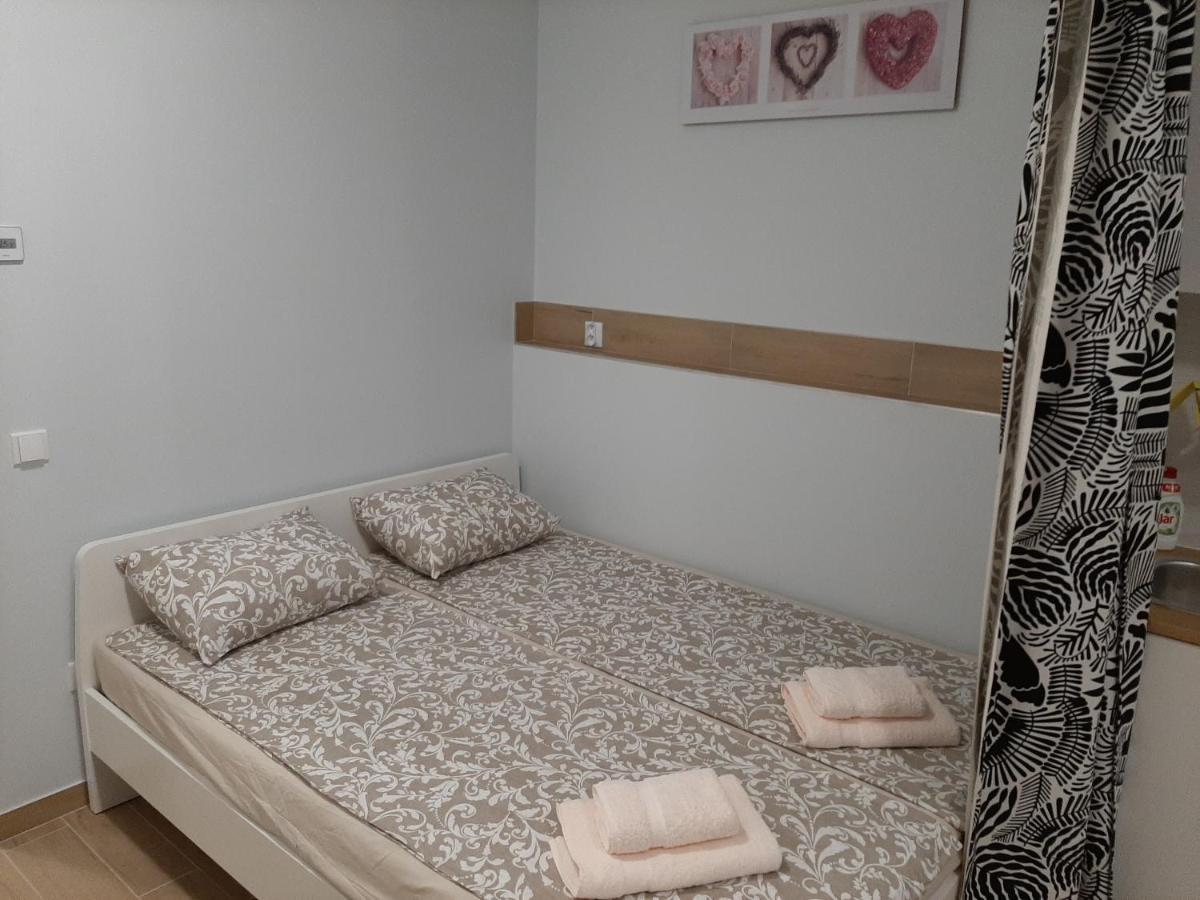 Apartment Cherry Bratislava & Free Parking Eksteriør billede