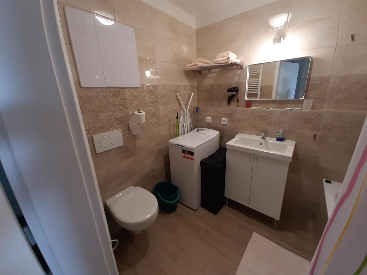 Apartment Cherry Bratislava & Free Parking Eksteriør billede